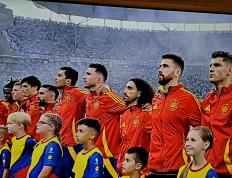 IM体育下载-西班牙球队教练团队的执教方式