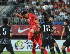 IM体育-错综复杂的国内足球盛事中，球队们争夺胜者归属的简单介绍