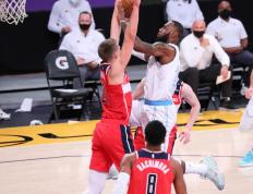 IM体育在线注册-包含江苏队碾压太阳，詹姆斯扛起全队的词条