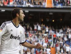 IM体育-开拓者最后时刻击败新疆队，福克斯成为关键先生