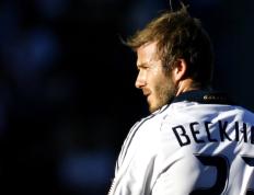 IM体育官方网-大帝登基！恩比德关键回合统治攻防，国王客场打穿深圳防线