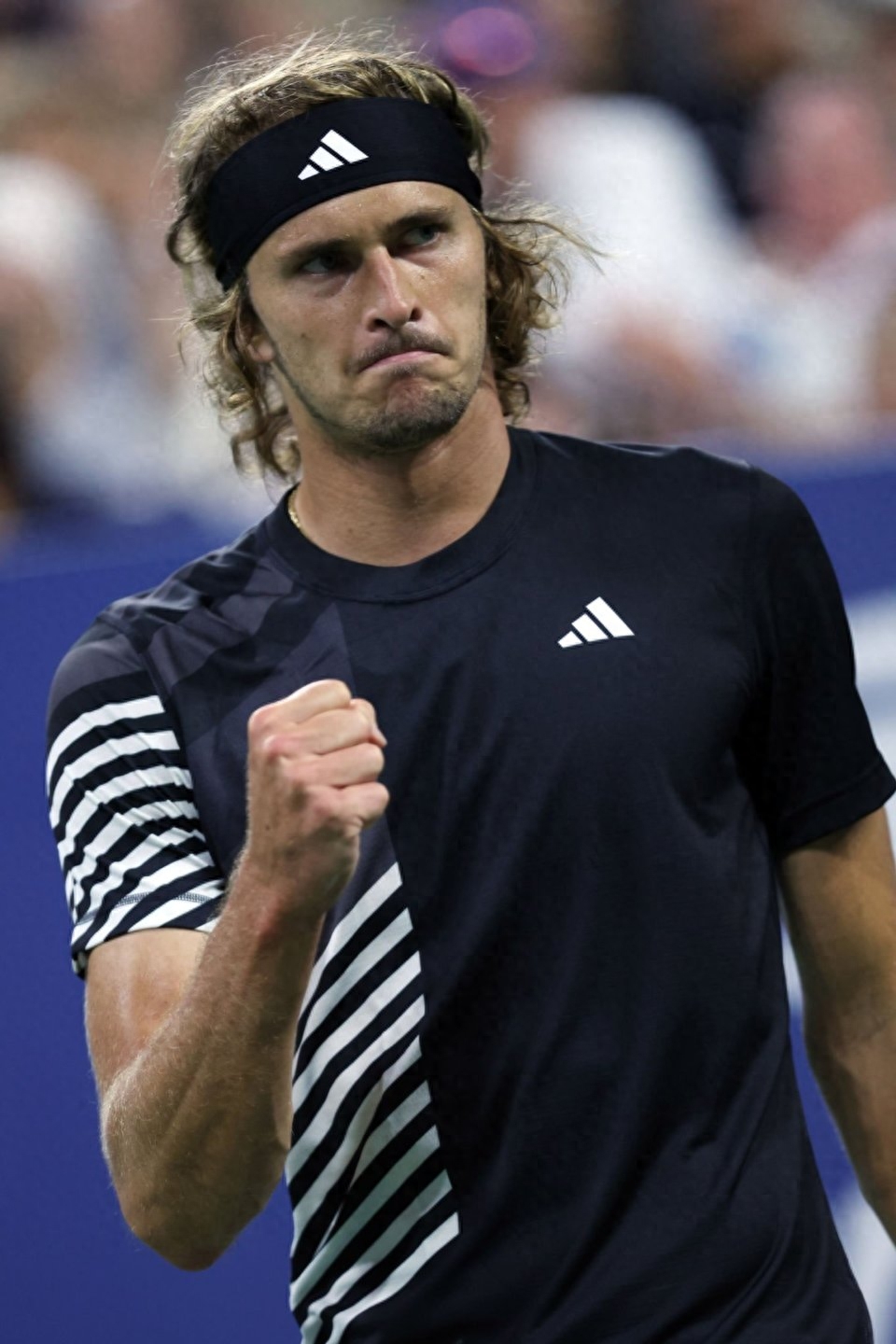 IM体育在线注册-关于日本网球队鏖战澳大利亚网球队，兹维列夫完成帽子戏法的信息