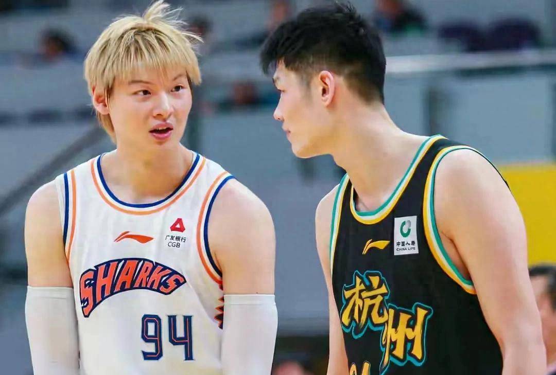 IM体育在线注册-广州男篮全队拼尽全力,成功晋级四强争夺