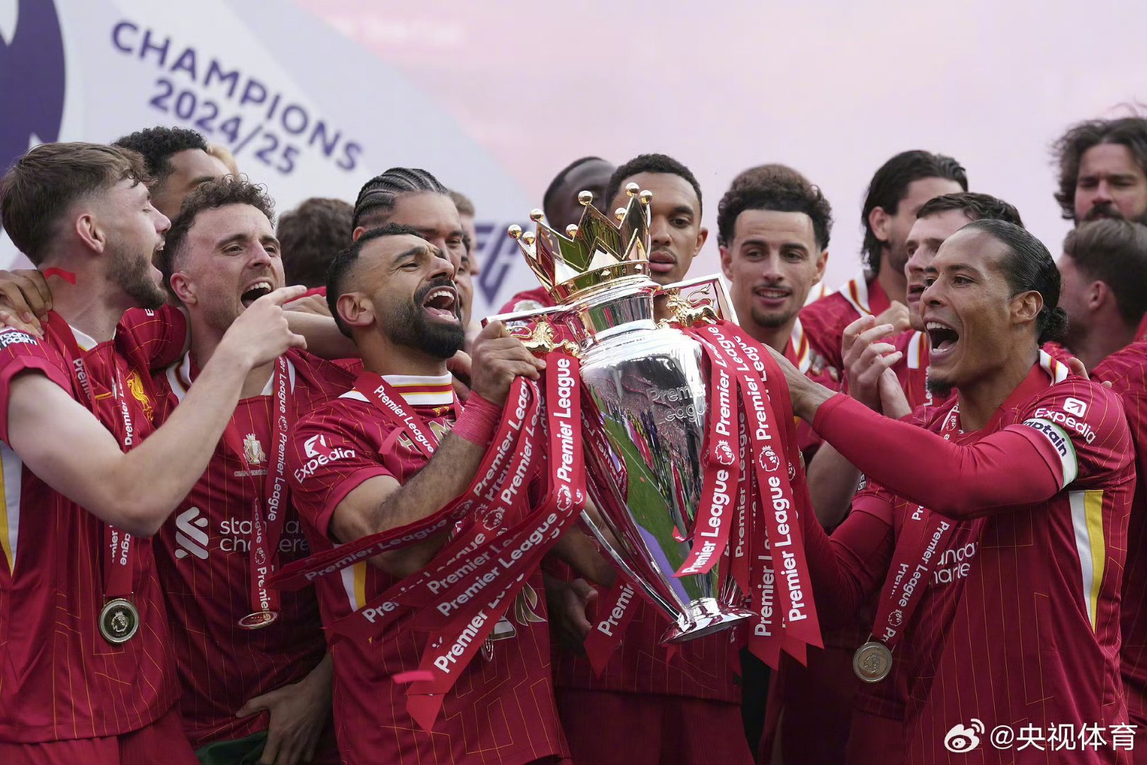 IM体育官方平台-奋勇争前！欧预赛比赛壮志凛然，誓夺冠军