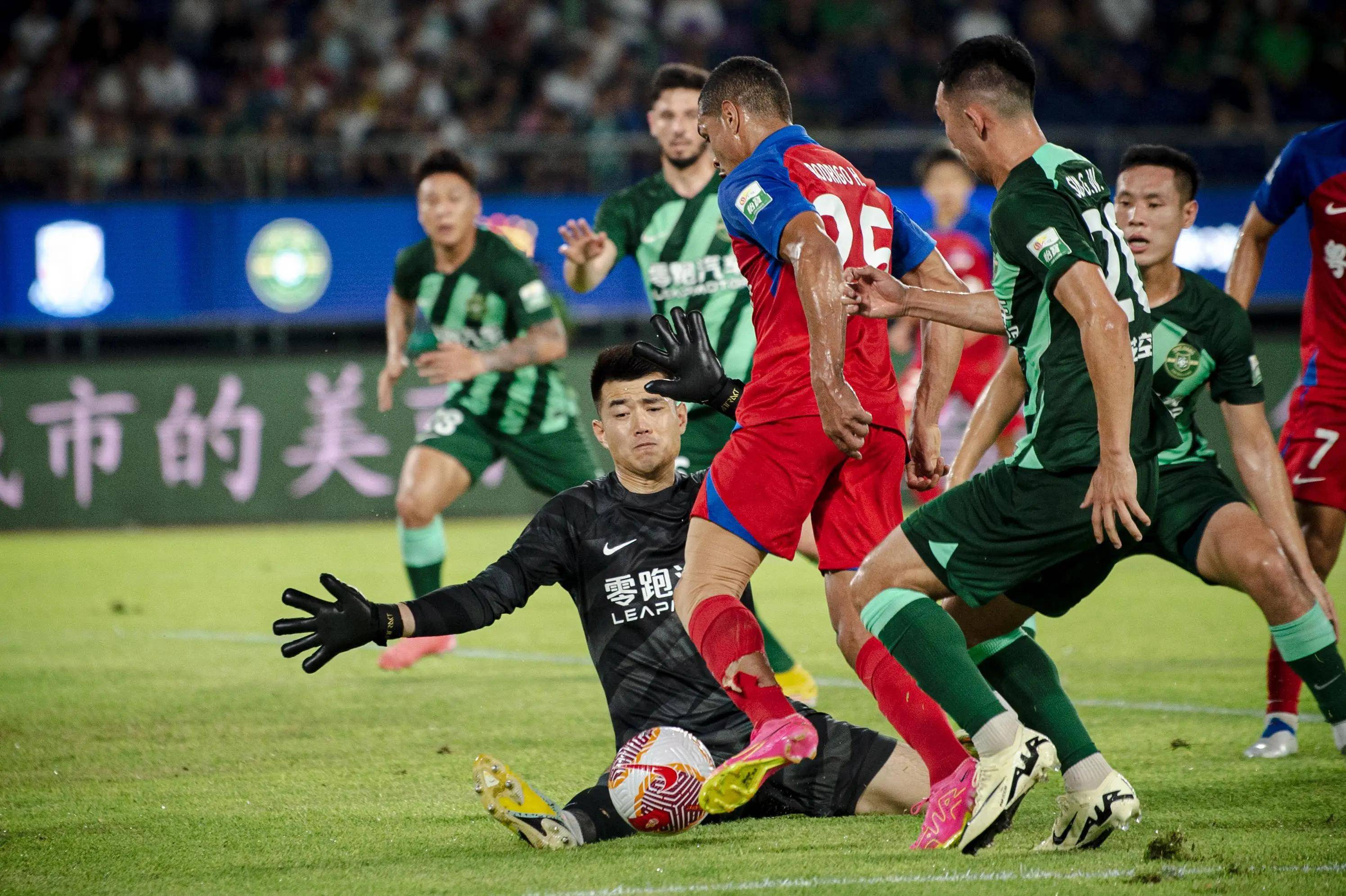 IM体育官方平台-广州恒大队员备战国际对手，信心十足的简单介绍