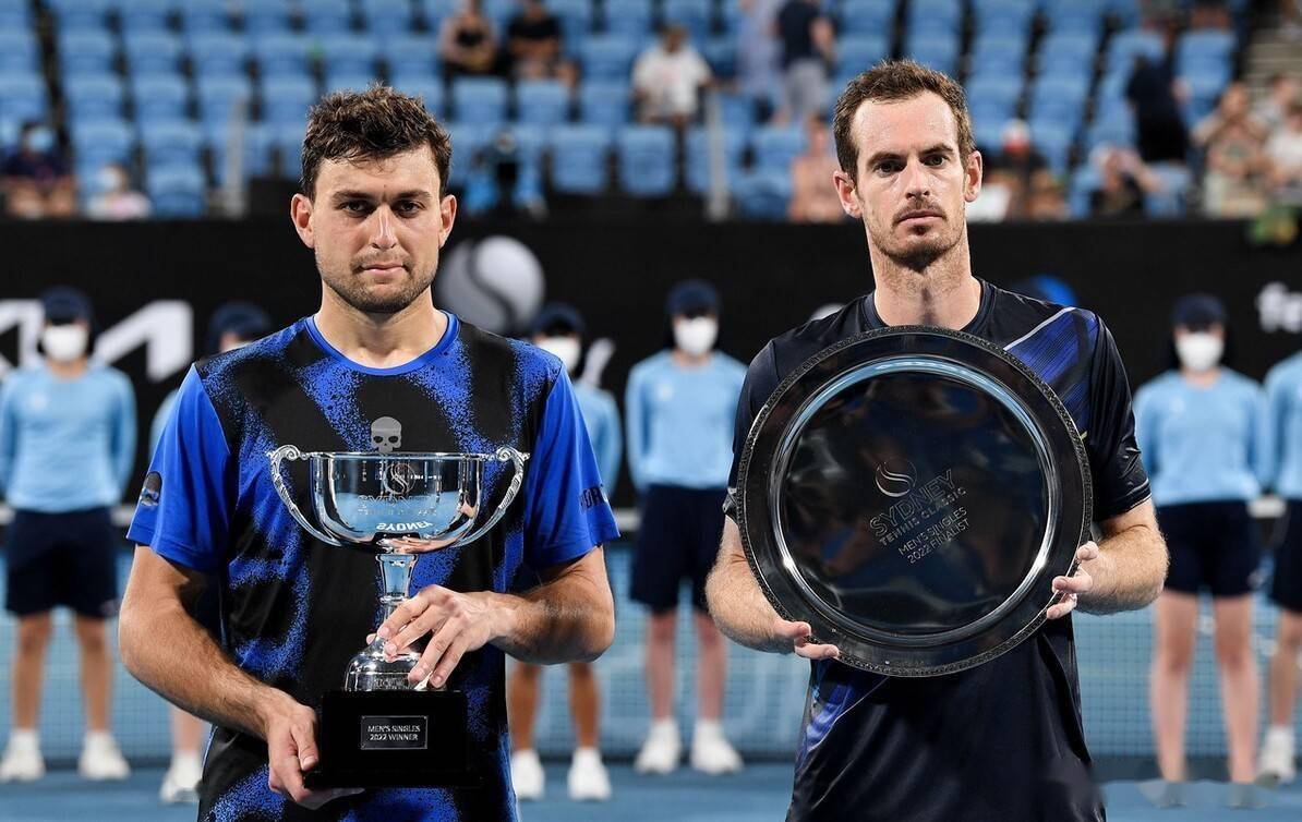 IM体育官方网-联合杯横扫年终总决赛，穆雷统治全场的简单介绍