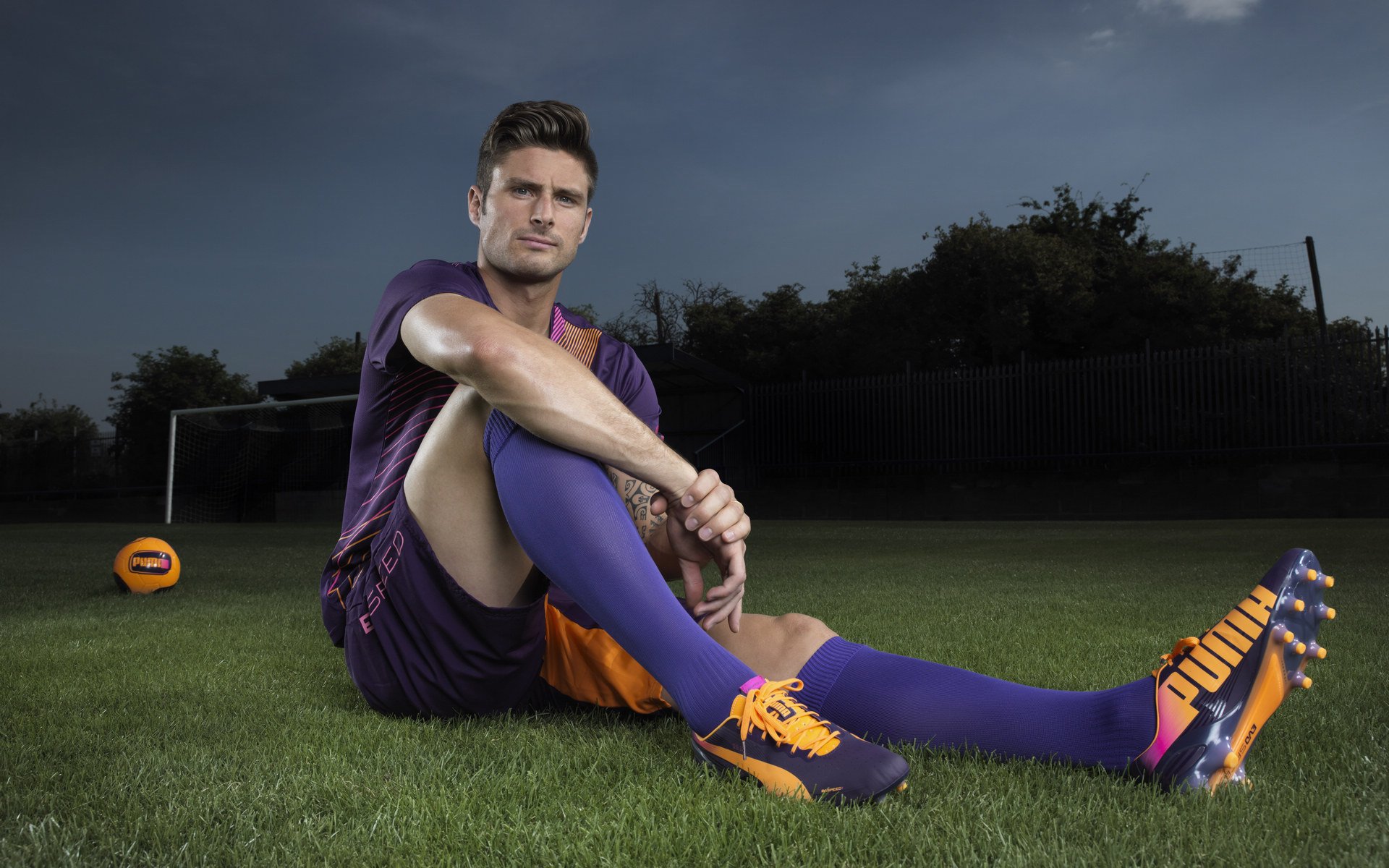 IM体育官方网-绿茵与硬木的传奇一夜，巴西加时绝境逢生，三笘薰抢七封神